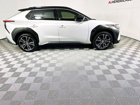 Used 2024 Toyota bZ4X Limited image 2