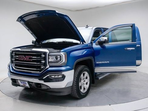 Used 2017 GMC Sierra 1500 SLT w/ Suspension Package, Off-Road image 17