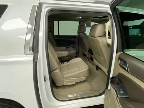 Used 2020 Chevrolet Suburban Premier image 39