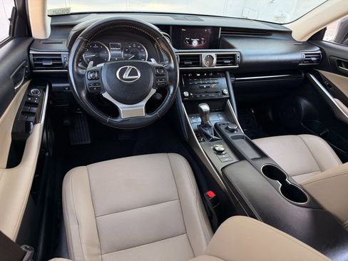 Used 2018 Lexus IS 300 AWD w/ Comfort Package image 12