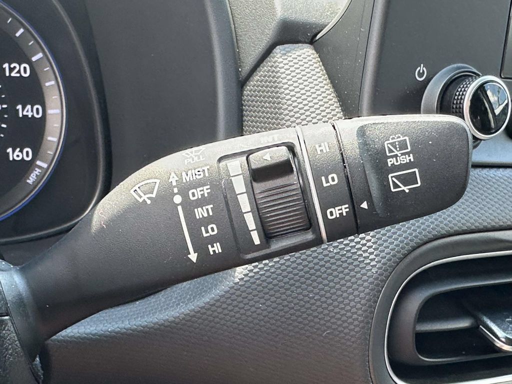 Certified 2023 Hyundai Kona SEL AWD/4WD image 29