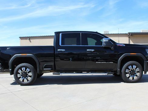 Used 2024 GMC Sierra 3500 Denali w/ Denali Reserve Package AWD/4WD image 32