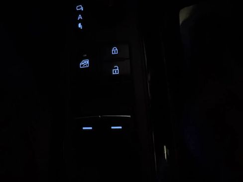 Used 2020 Toyota C-HR Limited image 49