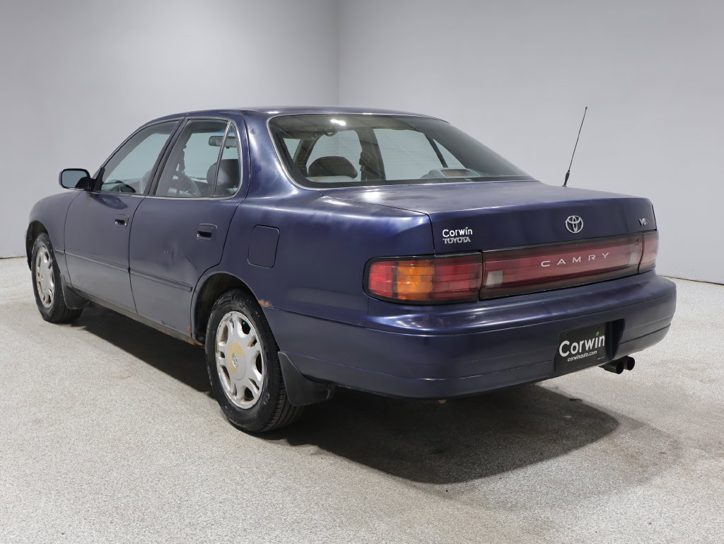 Used 1994 Toyota Camry XLE FWD image 9