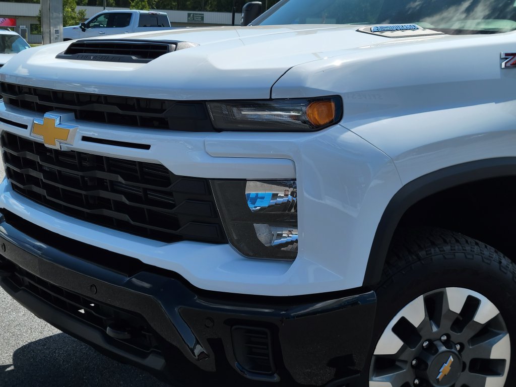 New 2026 Chevrolet Silverado 2500 Custom w/ Custom Value Package AWD/4WD image 10
