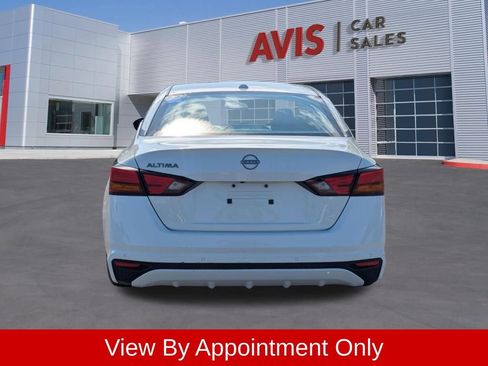 Used 2025 Nissan Altima 2.5 SV FWD image 7