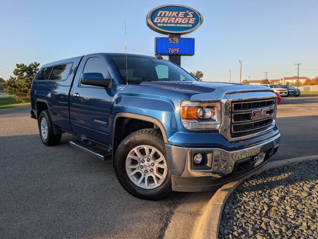 Used 2015 GMC Sierra 1500 SLE w/ SLE Preferred Package AWD/4WD image 2