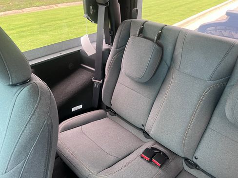 Certified 2026 Jeep Wrangler Sport AWD/4WD image 15
