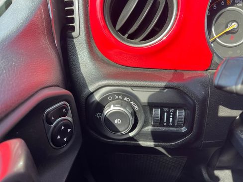 Used 2020 Jeep Wrangler Unlimited Sport AWD/4WD image 25