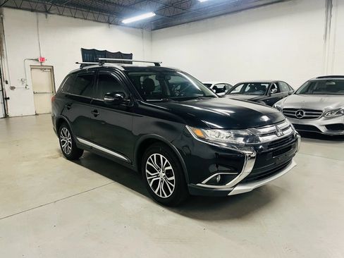 Used 2017 Mitsubishi Outlander SEL AWD/4WD image 4