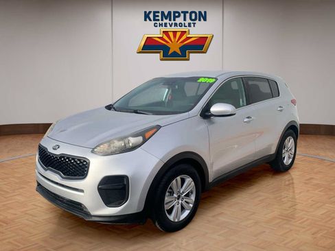 Used 2019 Kia Sportage LX FWD image 2
