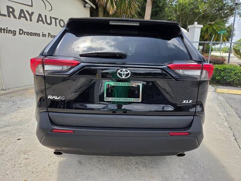 Used 2025 Toyota RAV4 XLE FWD image 6