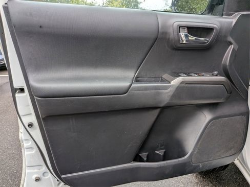 Used 2023 Toyota Tacoma TRD Off-Road image 12