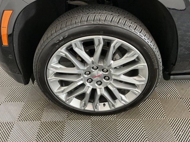 Used 2026 GMC Yukon Denali w/ Denali Reserve Package AWD/4WD image 35