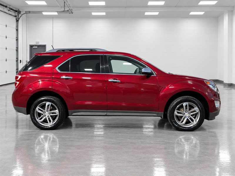 Used 2017 Chevrolet Equinox Premier w/ Enhanced Convenience Package AWD/4WD image 3