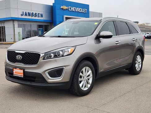 Used 2016 Kia Sorento AWD image 2