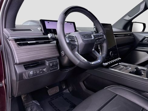 Used 2025 GMC Sierra EV Denali AWD/4WD image 11