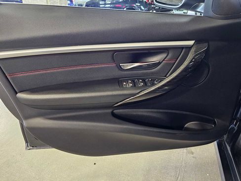 Used 2018 BMW 330i xDrive Sedan AWD/4WD image 27