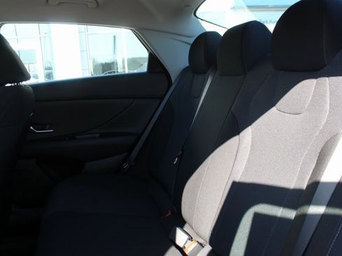 New 2026 Hyundai Elantra SE image 25