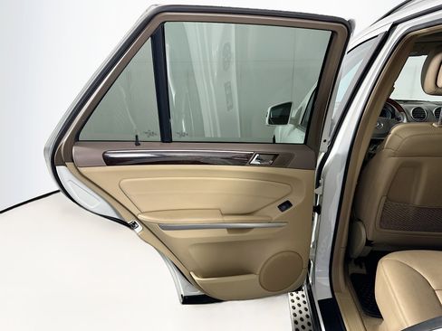 Used 2011 Mercedes-Benz ML 350 4MATIC image 26