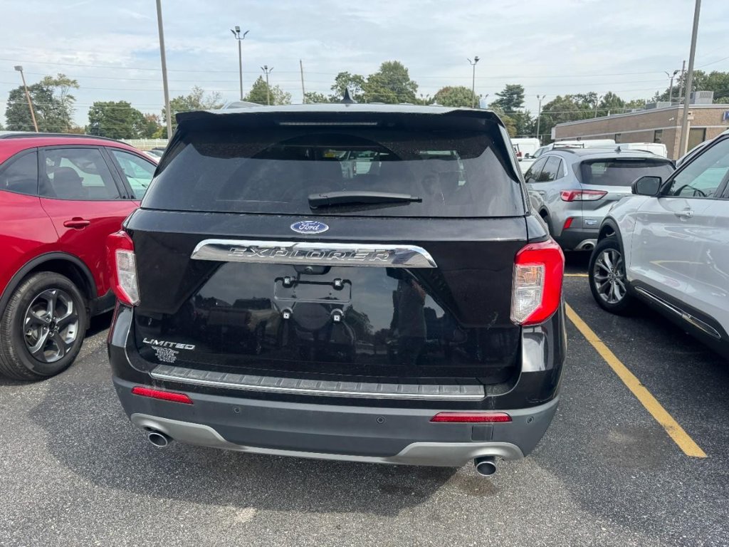 Used 2024 Ford Explorer Limited RWD image 5