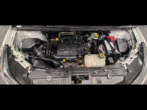 Used 2020 Chevrolet Trax LT w/ LT Convenience Package FWD image 46