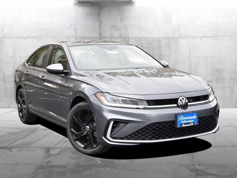 New 2026 Volkswagen Jetta SE image 2