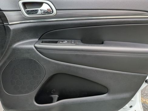 Certified 2022 Jeep Grand Cherokee Limited image 38