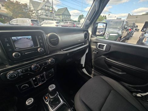 Used 2019 Jeep Wrangler Unlimited Sport S AWD/4WD image 11