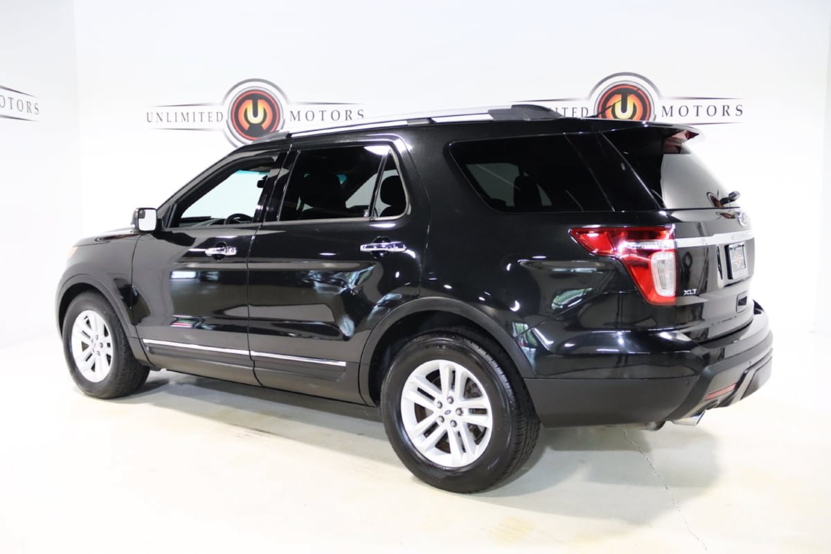 Used 2014 Ford Explorer XLT FWD image 3