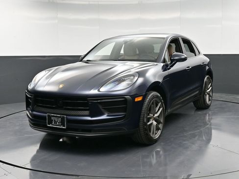 Certified 2023 Porsche Macan Turbo image 6