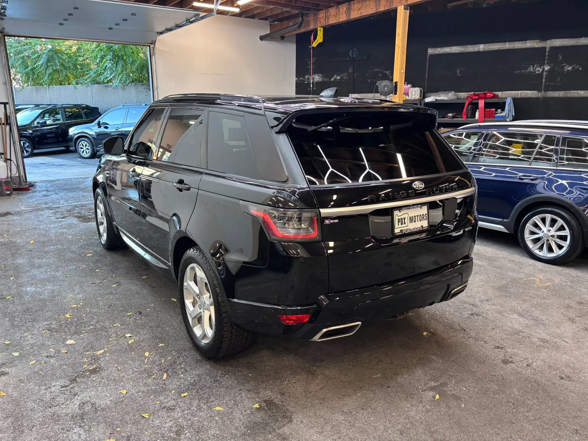 Used 2018 Land Rover Range Rover Sport HSE AWD/4WD image 5