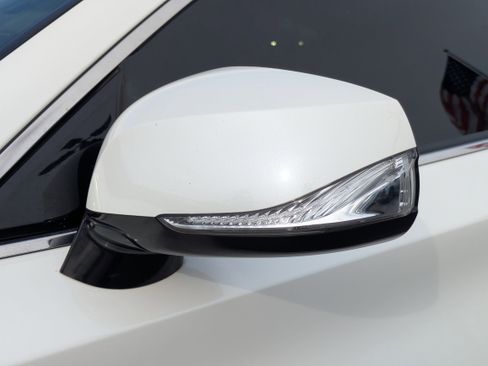 Used 2019 INFINITI Q60 3.0t Luxe w/ Essential Package image 30