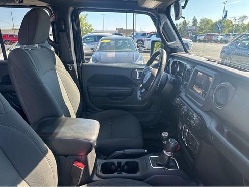 Used 2022 Jeep Wrangler Unlimited Sport AWD/4WD image 31