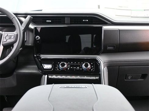 New 2025 GMC Sierra 2500 Denali w/ Denali Reserve Package image 25