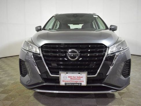 Used 2021 Nissan Kicks SV image 2