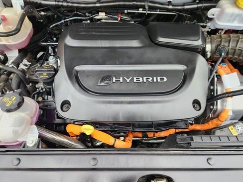 Used 2023 Chrysler Pacifica Limited FWD image 43