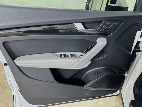 Used 2018 Audi Q5 Prestige w/ Prestige Package AWD/4WD image 16