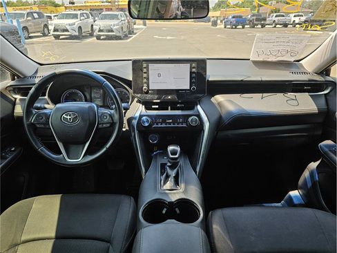 Used 2021 Toyota Venza LE AWD/4WD image 5
