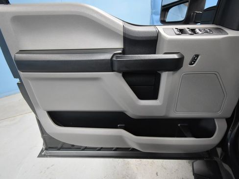 Used 2019 Ford F250 XL w/ STX Appearance Package image 4