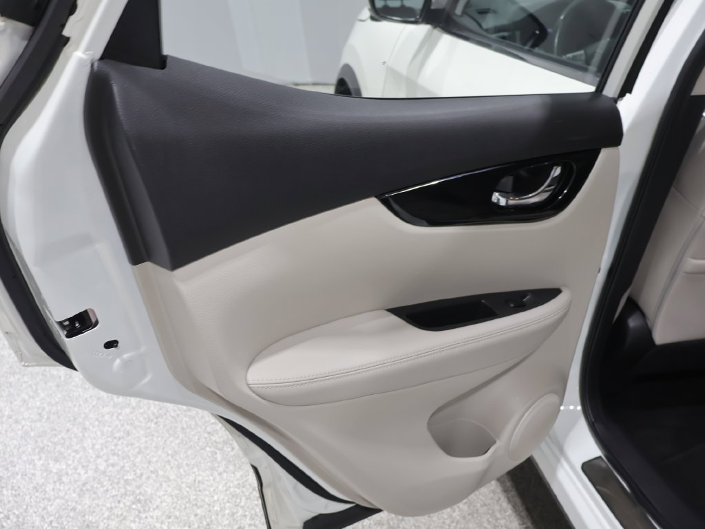 Used 2022 Nissan Rogue Sport SV w/ Technology Package AWD/4WD image 24