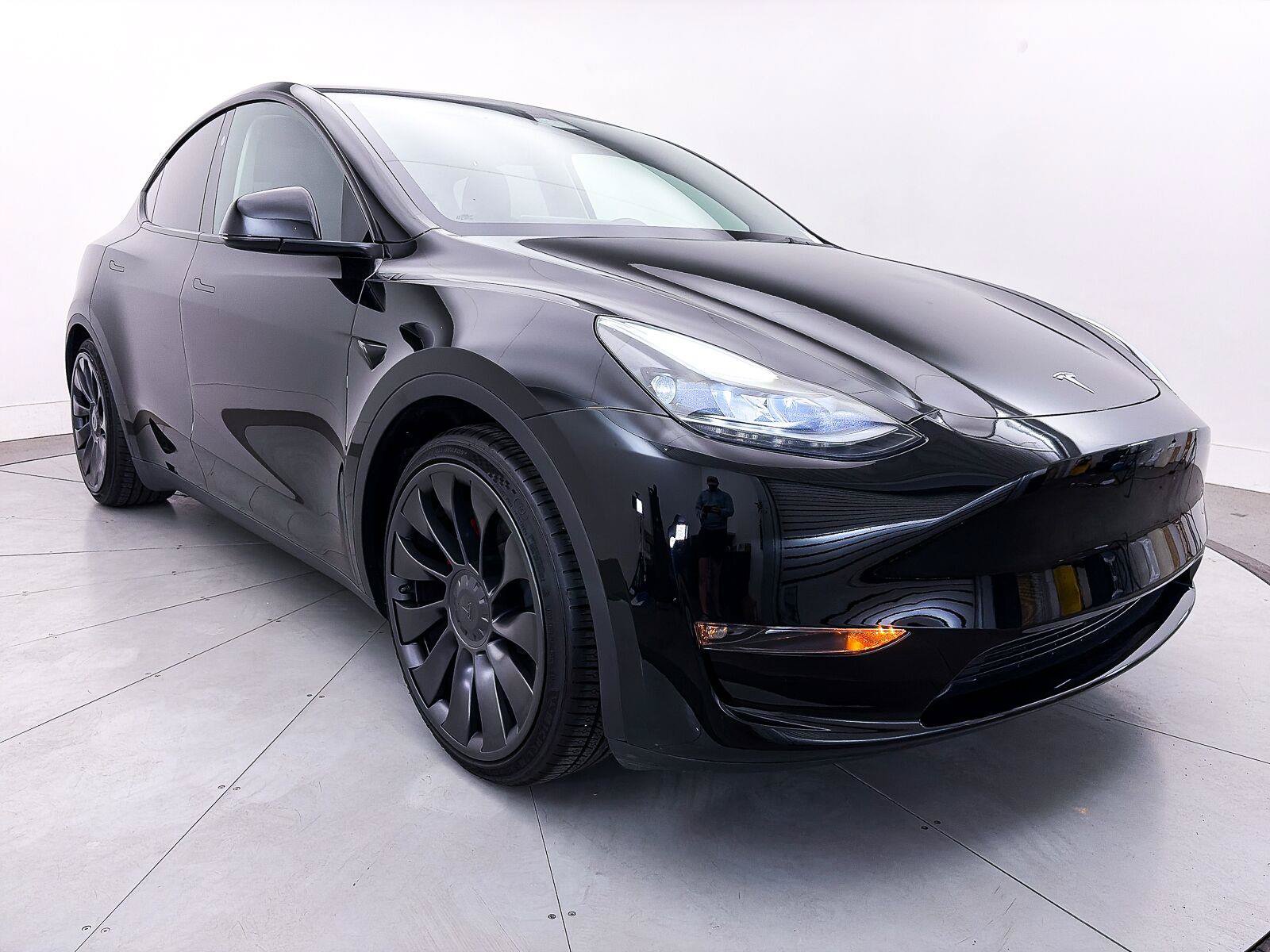 Used 2023 Tesla Model Y Performance AWD/4WD image 11