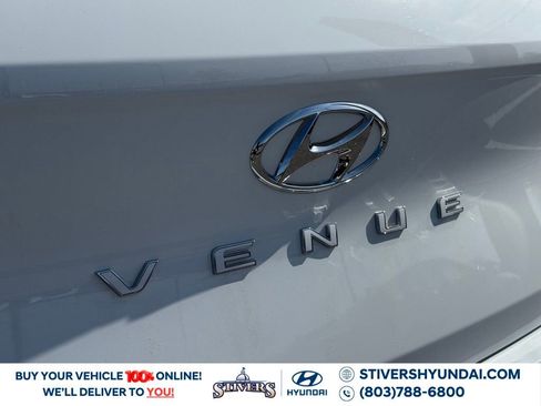 Certified 2025 Hyundai Venue SE image 13