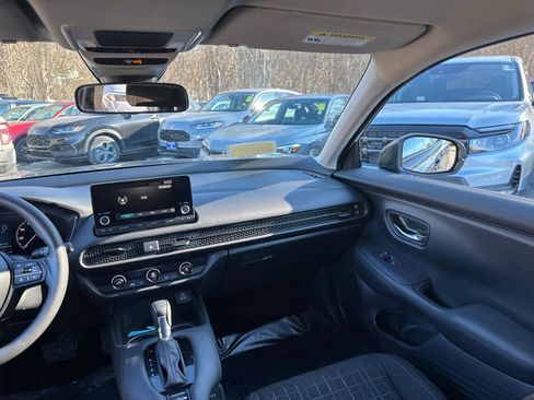 Certified 2025 Honda HR-V LX image 36
