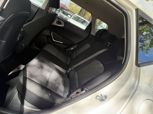 Used 2025 Kia Soul LX w/ LX Technology Package image 32