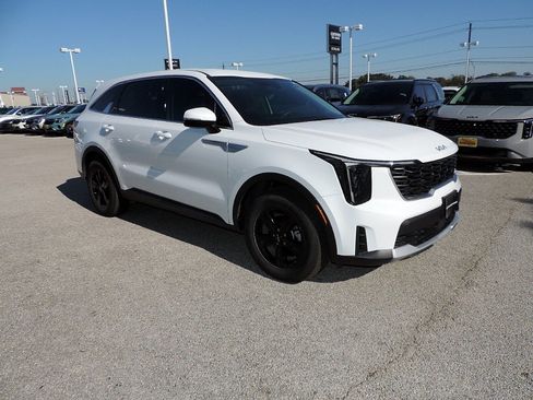 New 2025 Kia Sorento LX FWD image 3