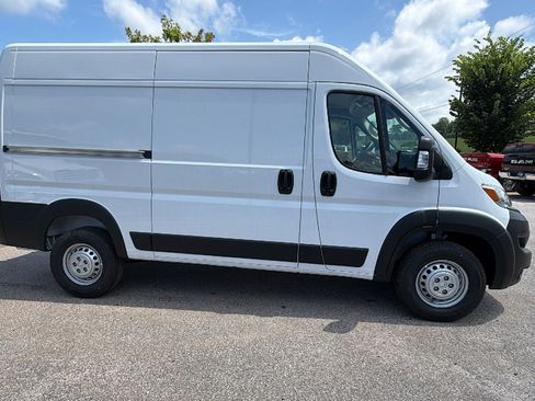 New 2026 RAM ProMaster 1500 w/ Convenience Group FWD image 7