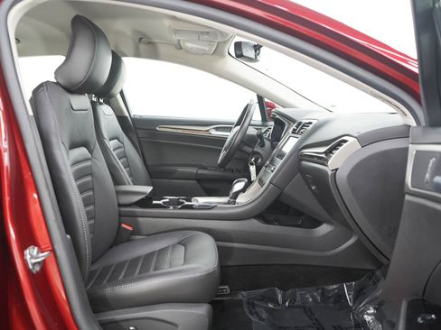 Used 2015 Ford Fusion SE w/ Equipment Group 202A FWD image 11