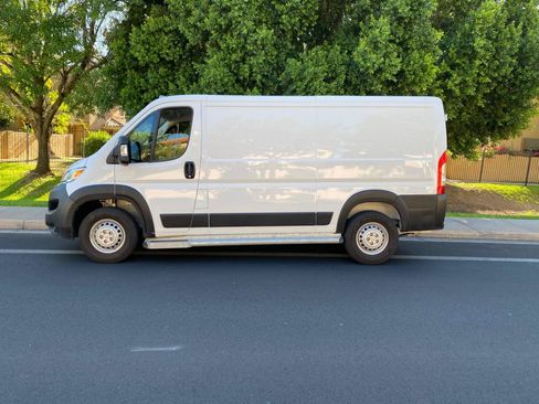 Used 2025 RAM ProMaster 2500 w/ U-Haul Equipment Group FWD image 59