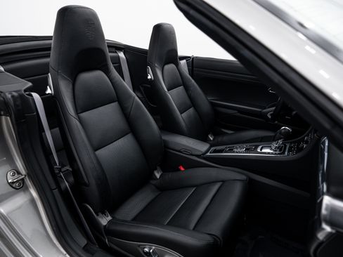 Used 2013 Porsche 911 Carrera 4S image 14